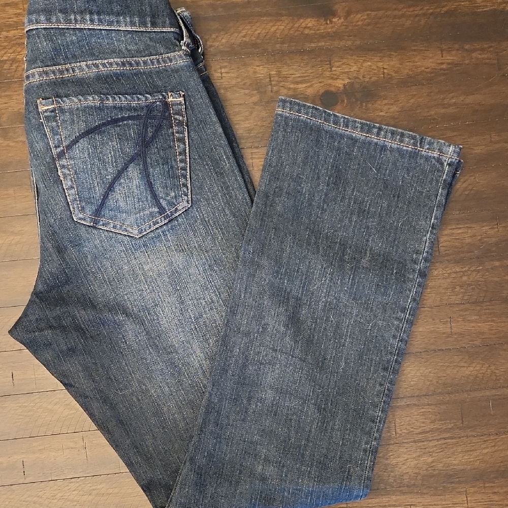 New York & Company Mid Rise Straight Leg Jeans, Dark Wash, Size 6P